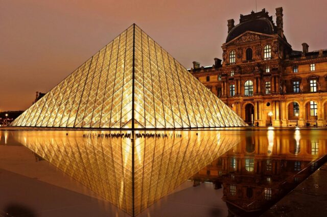 pexels-pixabay-2363 louvre