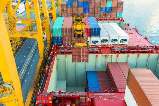 The Importers and Exporters Association of Ghana (IEAG) is demanding refunds for importers and sanctions against shipping lines it accuses of charging above the approved Container Administrative Charge Authority