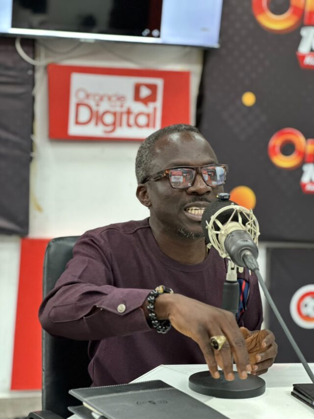 Nana Otupiri Nana Otupiri Darko has urged the government to pay teachers their full entitlements whie calling on teachers to remain out of the classroom