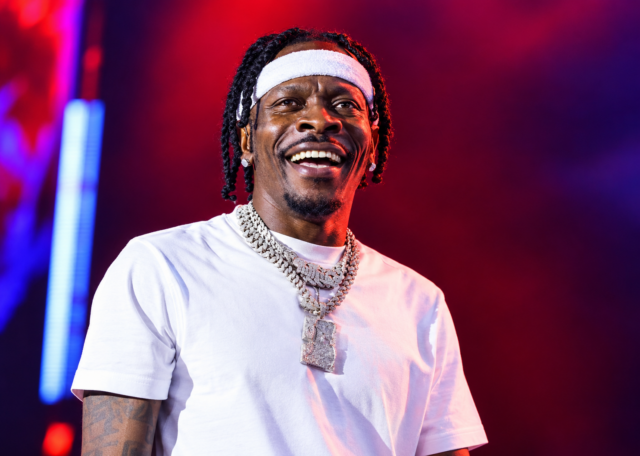 Shatta Wale ‘I Will Slap You!’ Shatta Wale Clashes With DJ on Stage